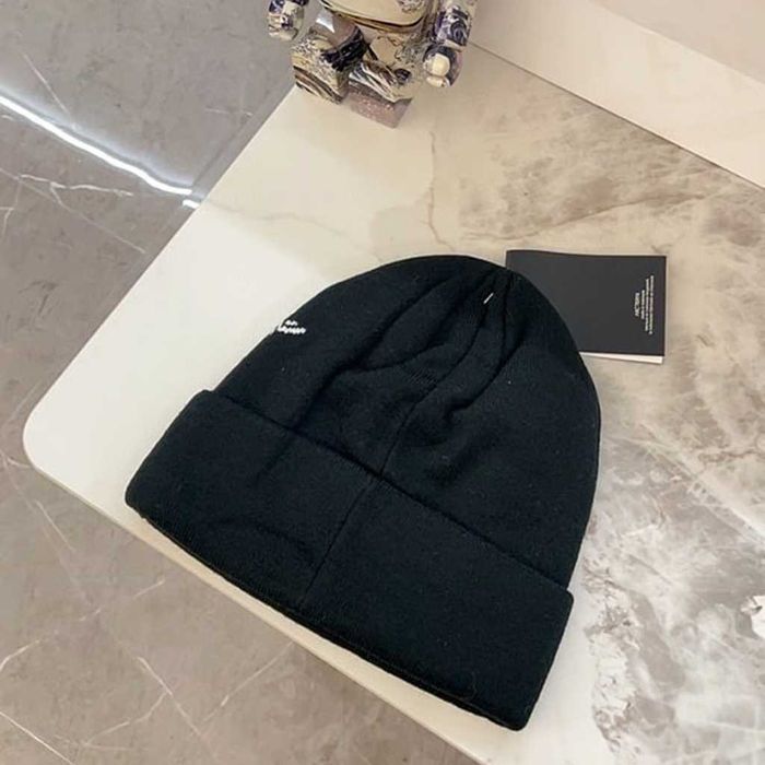 Arcteryx Bird Head Beanie–czarno-biała, rozmiar uniwersalny.