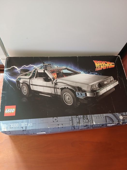Продам лего Lego 10300 Delorian back to future