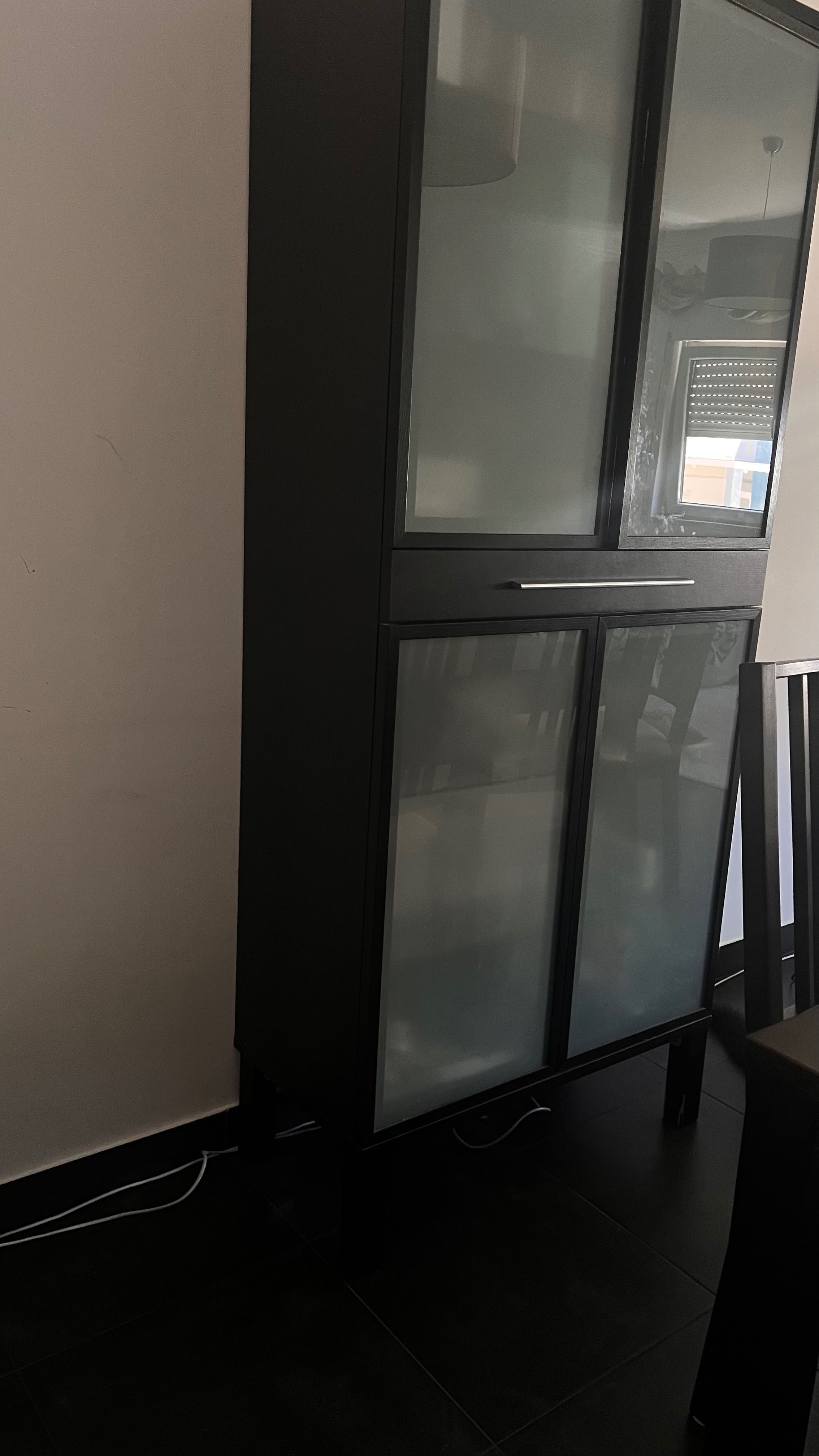 Móveis da sala e cozinha