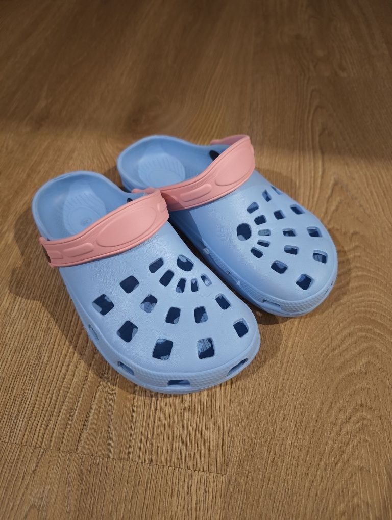 Kapcie dziecięce Crocs Pepco 35
