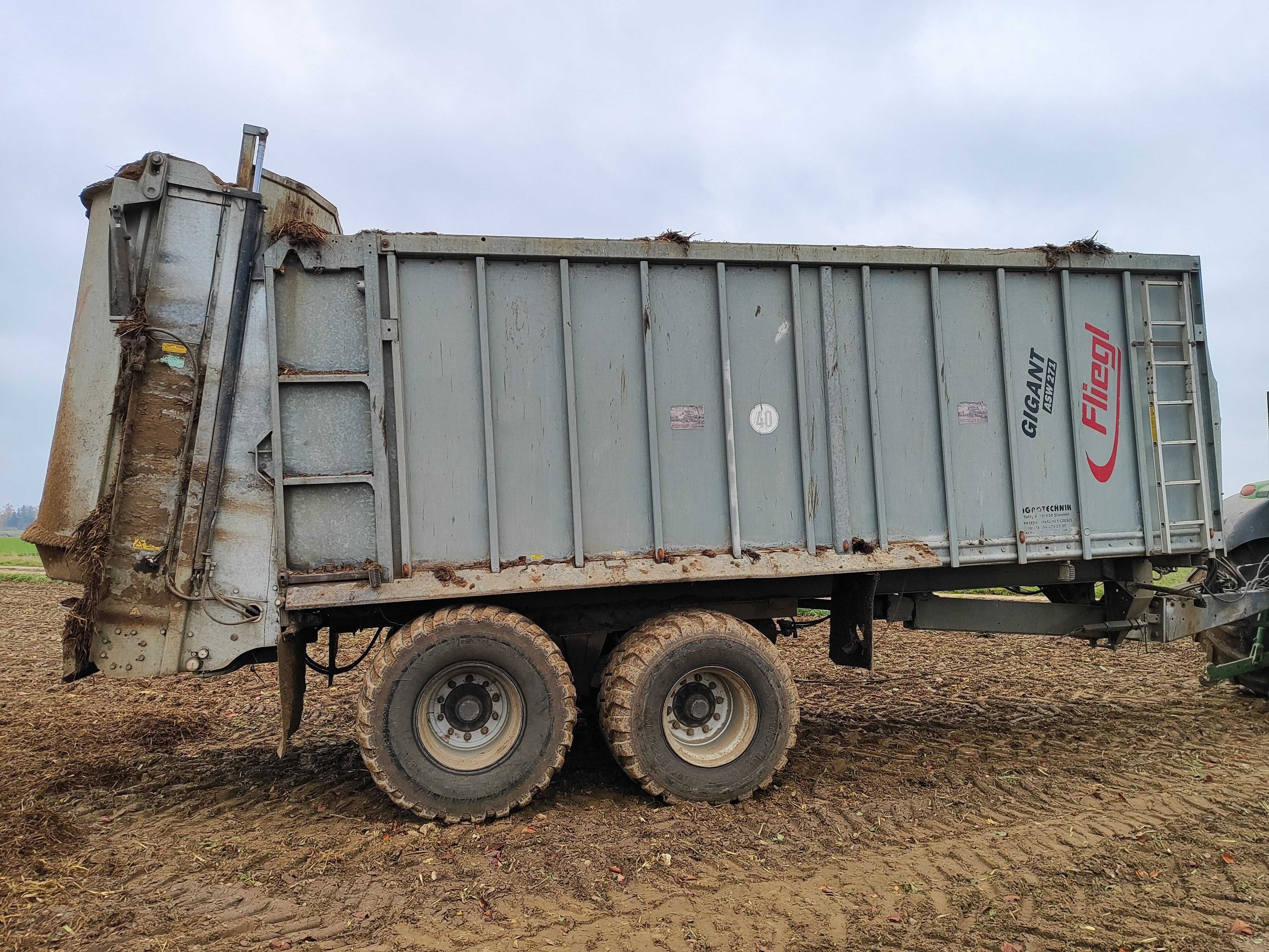 Rozrzutnik Fliegl ASW271 GIGANT z klapą, 2015r