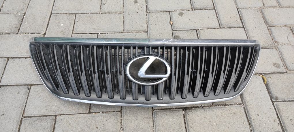 Решетка радиатора lexus RX 300 330 350
(2005-2008)