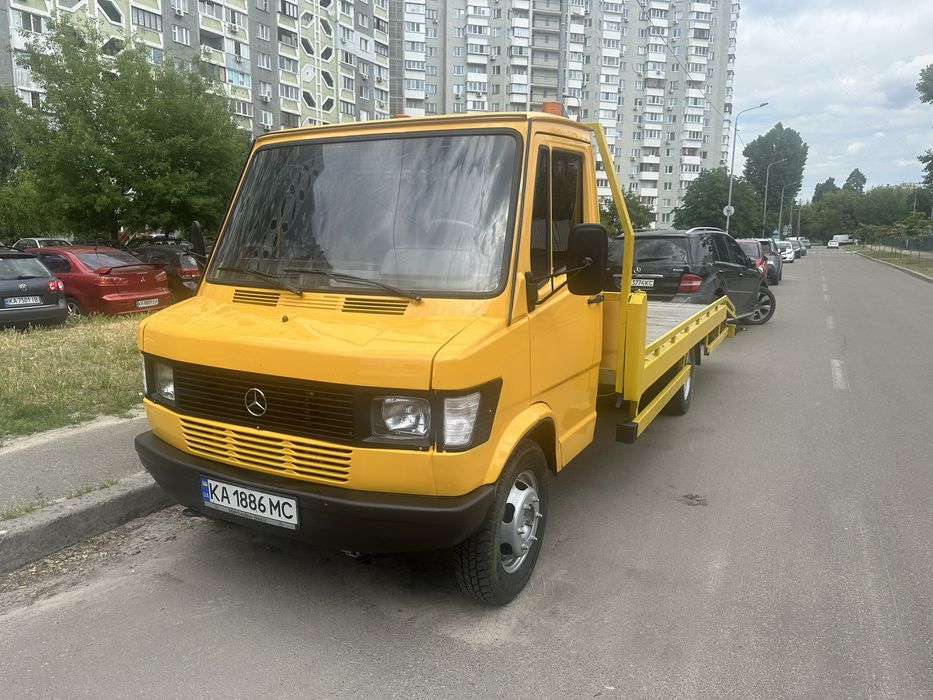 Евакуатор Mercedes 409d