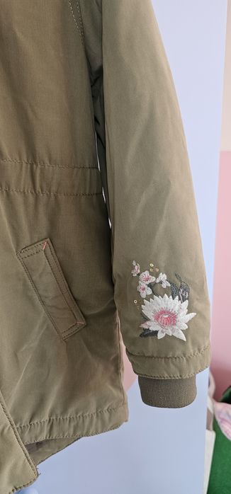 Parka z pięknymi haftami od H&M