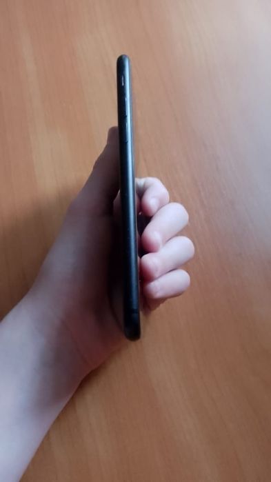 iPhone 7 128GB у гарному стані