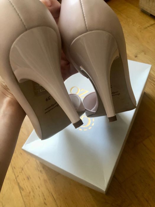 Piękne pantofle szpilki czółenka skóra naturalna  Gatuzo 39 jak NOWE