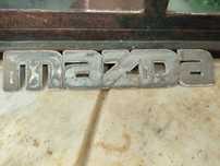 Emblema Mazda usado