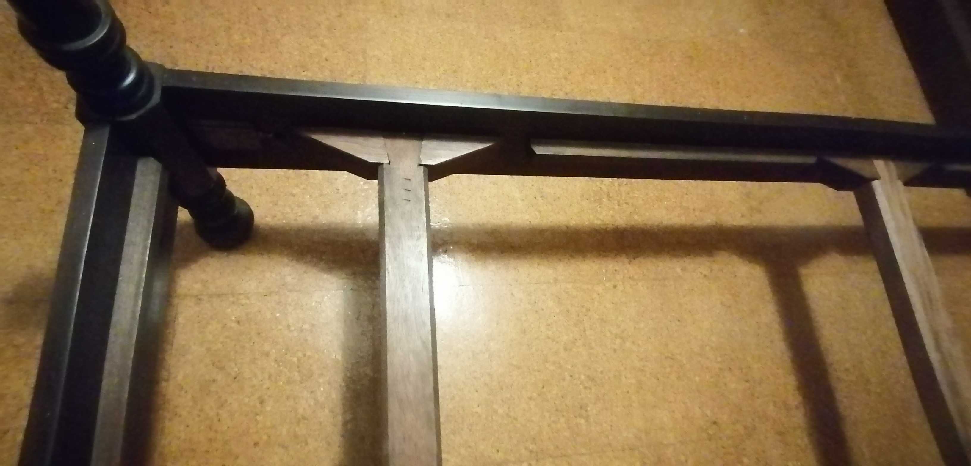 Cama de casal com estrado + 2 mesas cabeceira - madeira de mogno