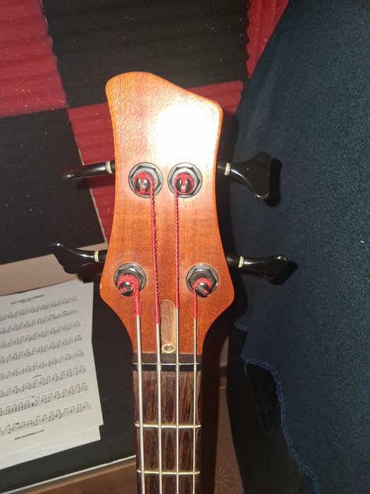 Gitara basowa lutnicza