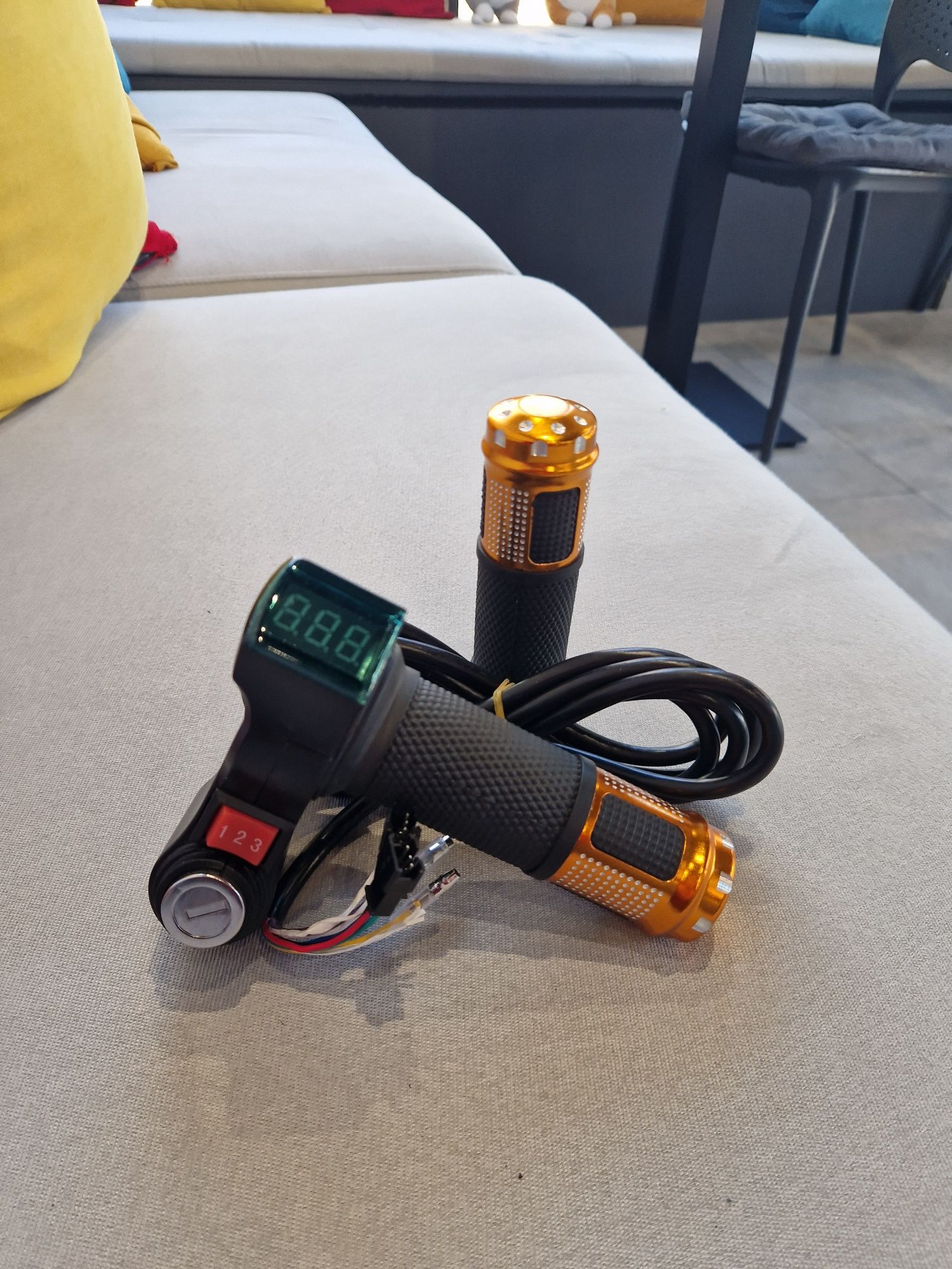 АКЦІЯ 10-100v Курок ручка газу електровелосипеда мотоцикла, гріпси
