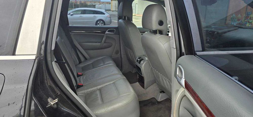 Porsche Cayenne Tiptronic