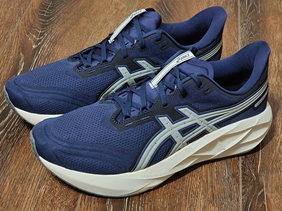 Оригінал 100% чоловічі кросівки asics novablast 5  eur 48