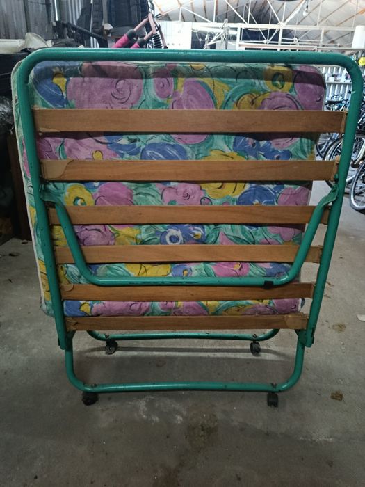 Ліжко-розкладушка з матрасом