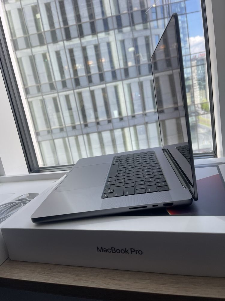 MacBook Pro 16" 2021 M1 Max 32GB 1TB не мдм