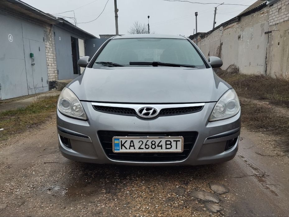 Продам Хундай елантра - 2,0л.автомат-2011г.