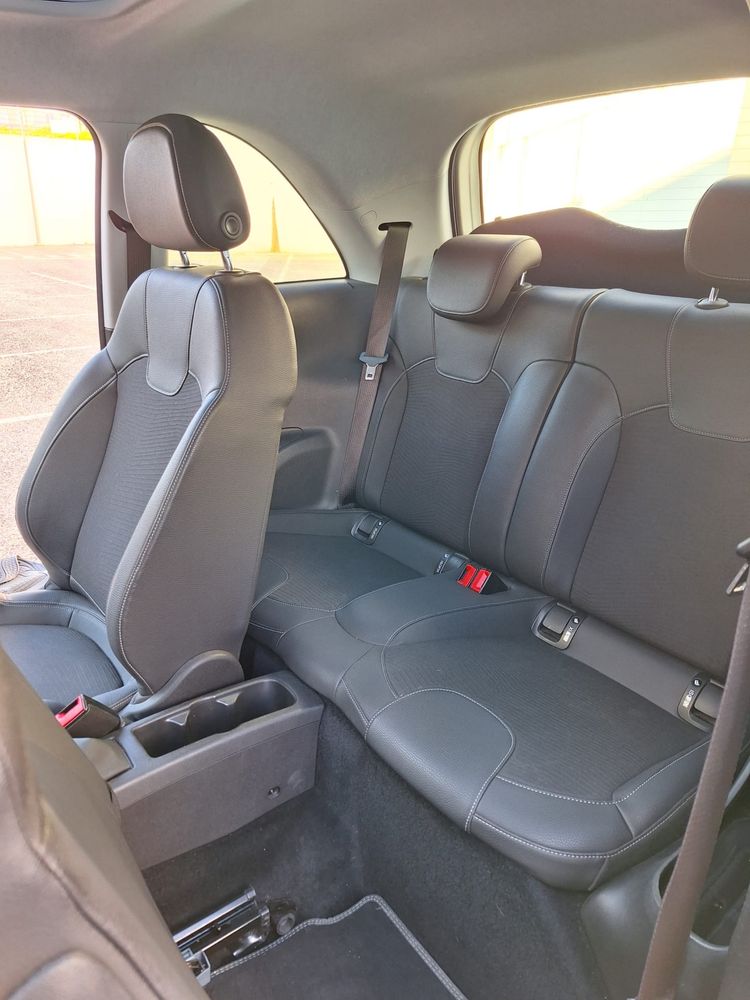 Opel Adam 2018 com 50.000 kms