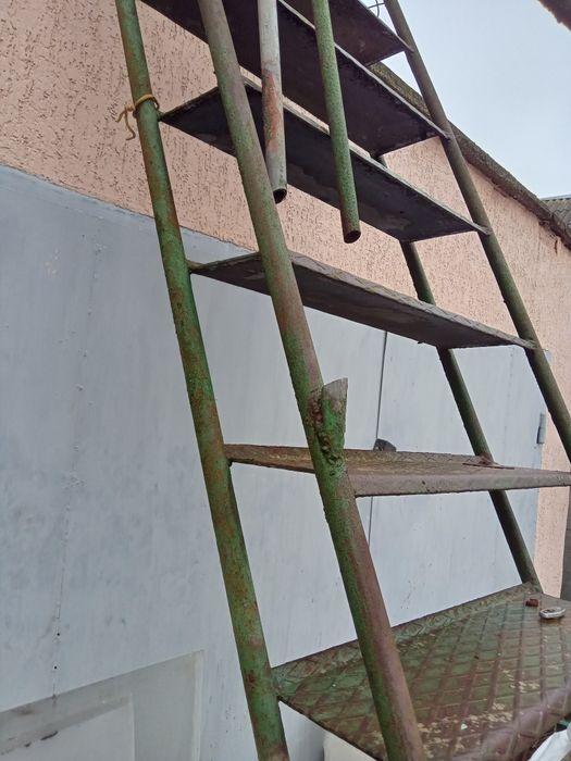 Сходинки на горище