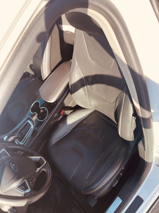 Ford Fusion Titanium  Energy plugin hybrid