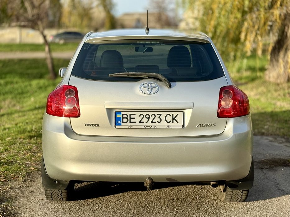 TOYOTA Auris, газ/бензин. Стан гарний