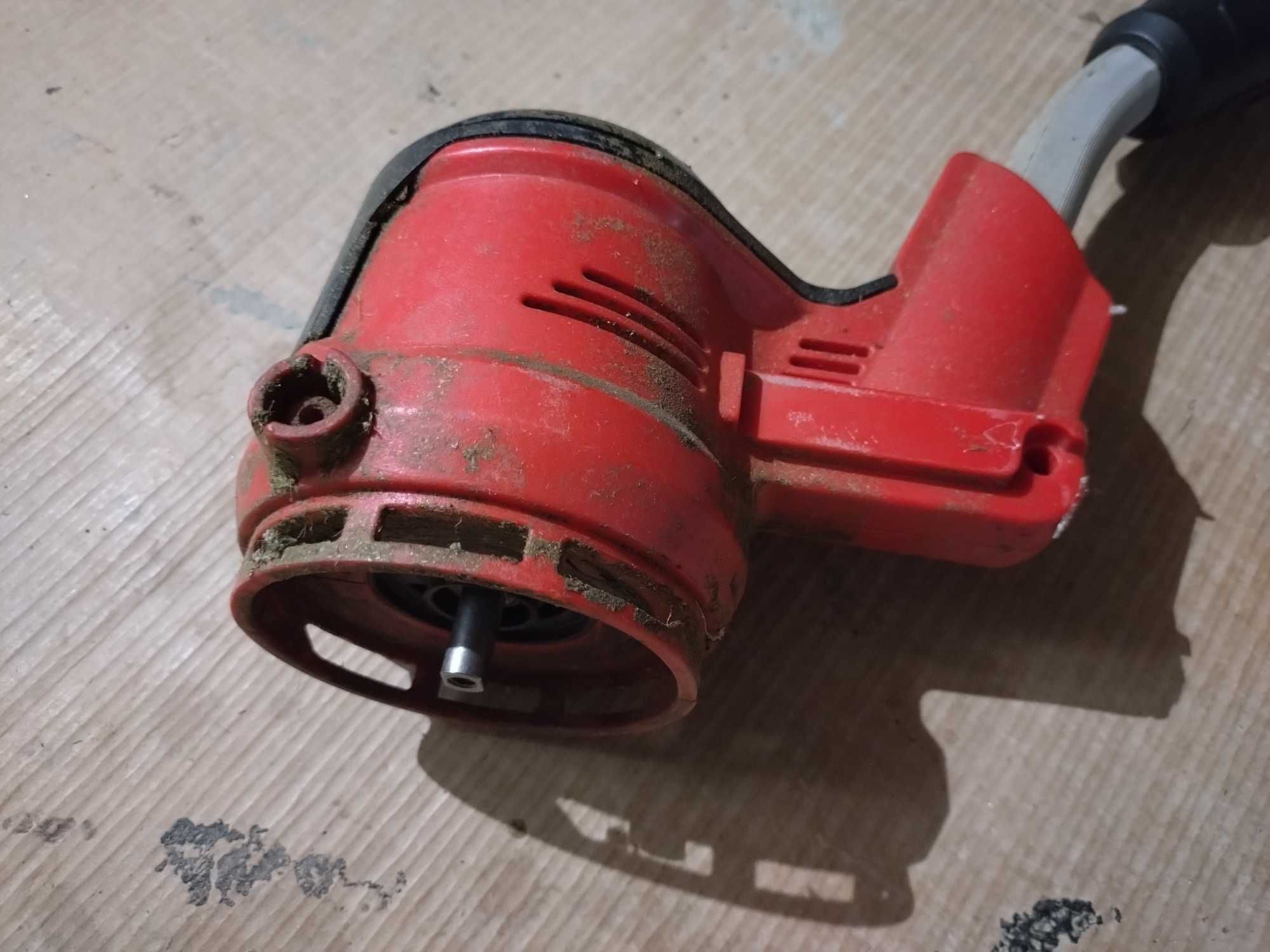 Einhell Podkaszarka akumulatorowa GE-CT 36/30 Li E-Solo - silnik, dół
