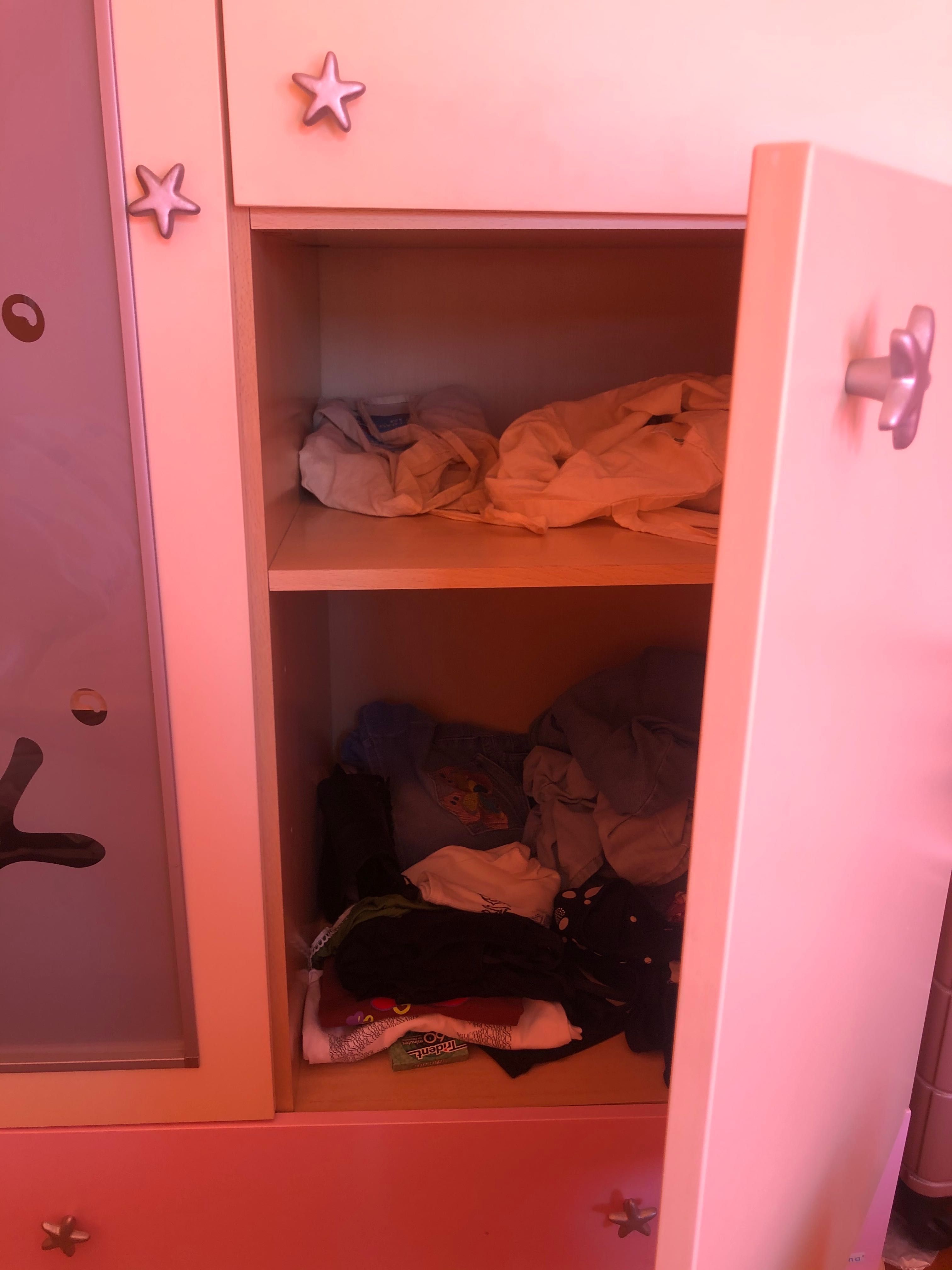 Quarto bebé menina