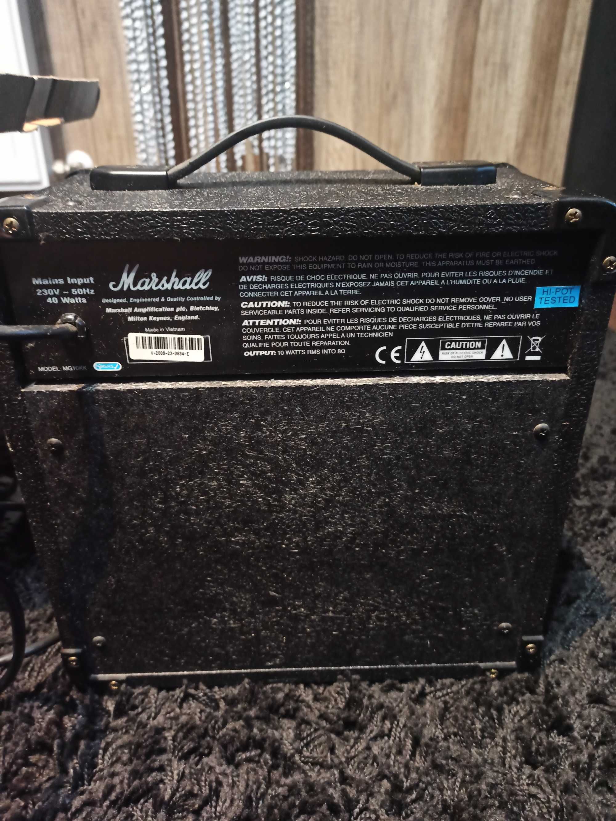 Wzmacniacz gitarowy Marshall MG 10 KK. Sygnatura Kerry King Slayer