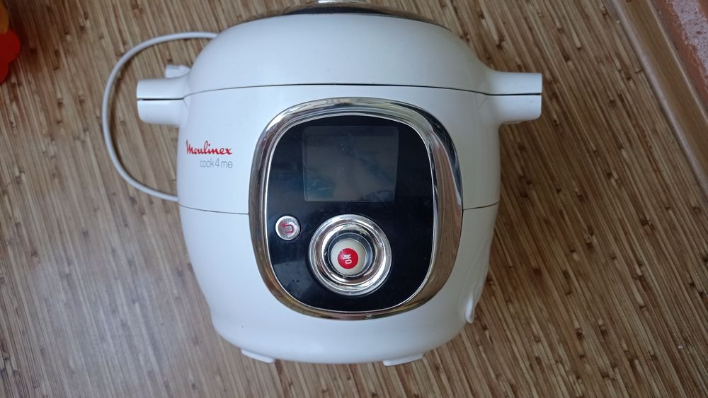 Мультиварка Moulinex Cook4Me
У комплектацію мультиварки входить чаша о