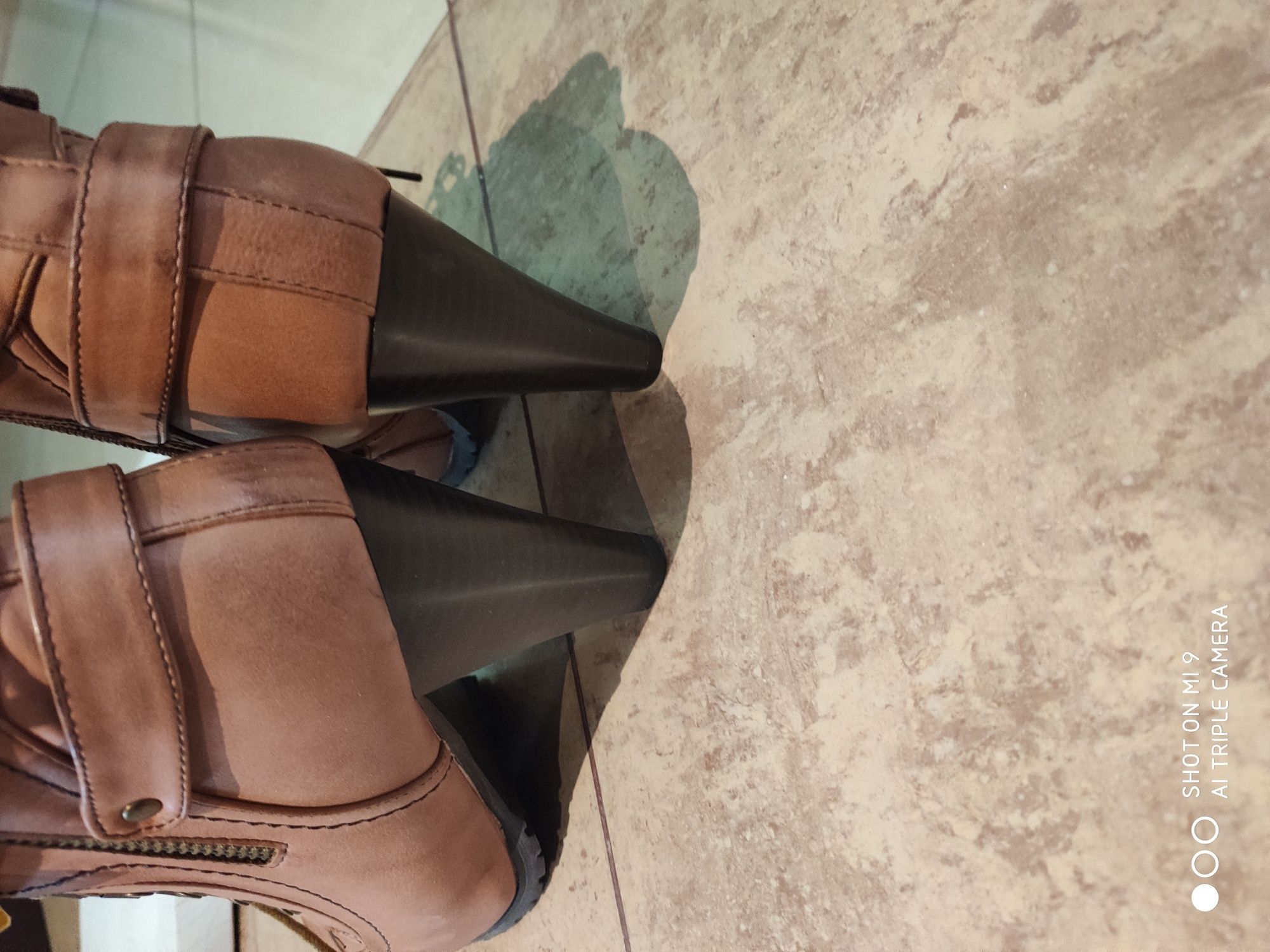 Botki rozm 39 kolor camel