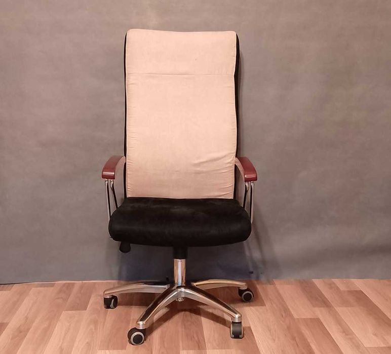 Fotel biurowy obrotowy wystawowy jak nowy