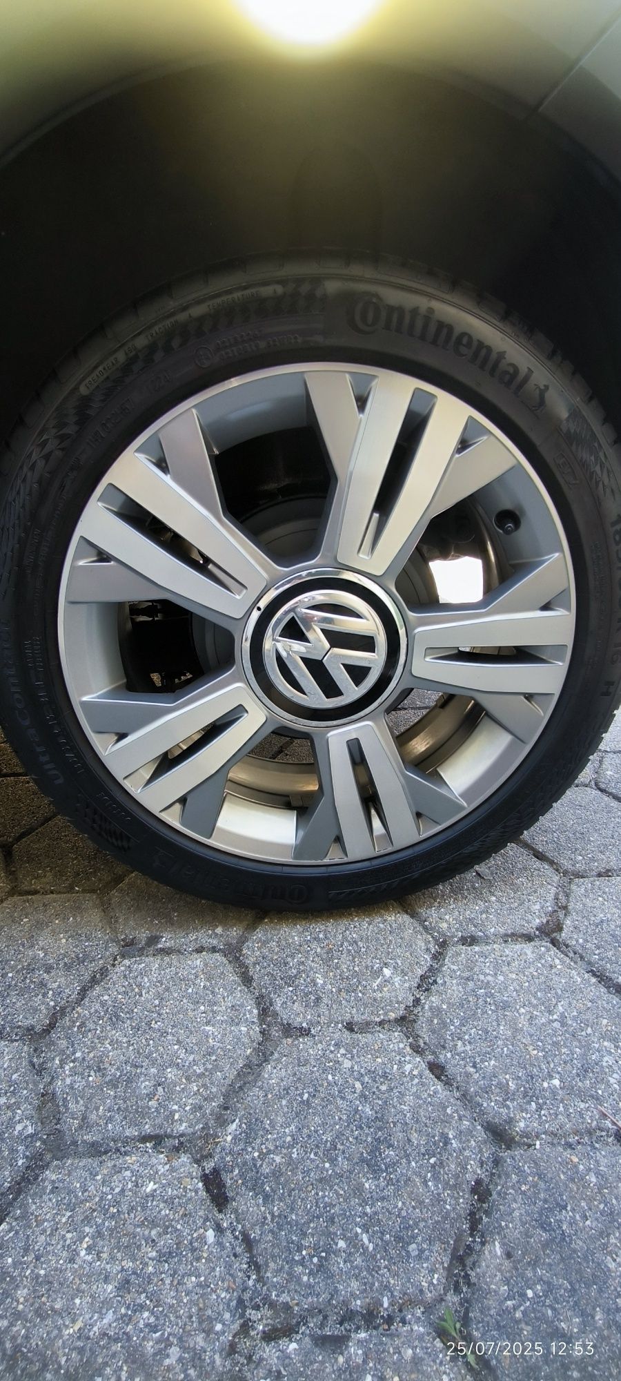 Volkswagen Cross UP