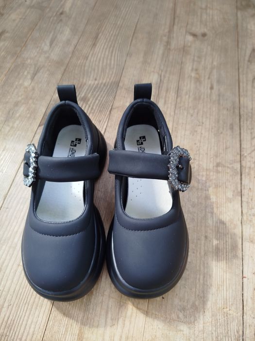 Туфлі, чоботи, черевики