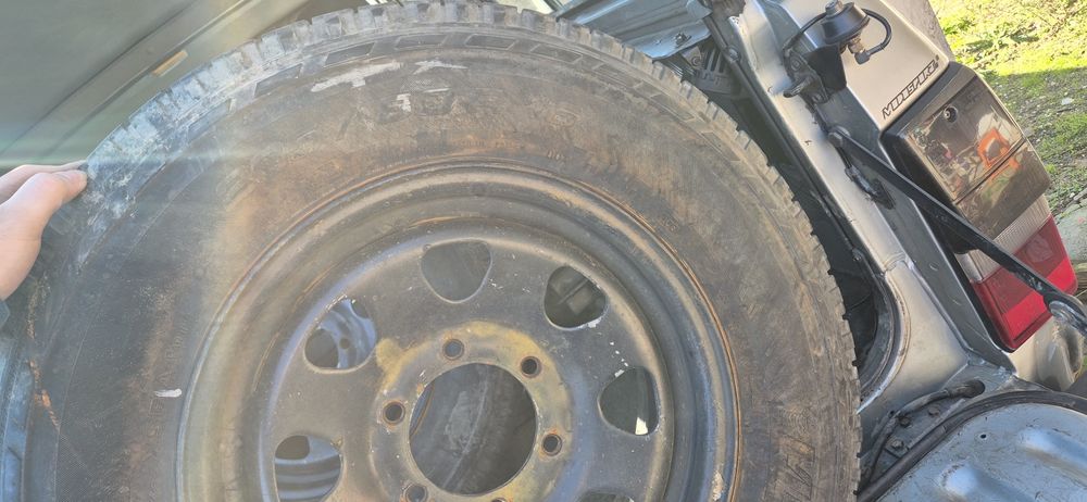 Jantes R16 com pneus furação japonesa