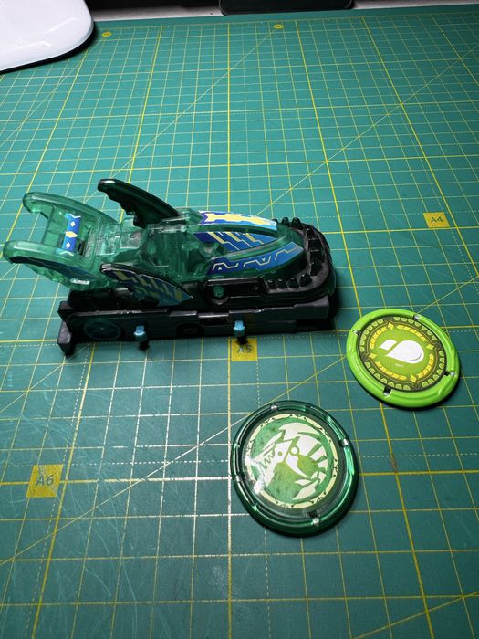 Машинка-трансформер Screechers Wild S2 L1 Шаркоїд (EU684204) скричер