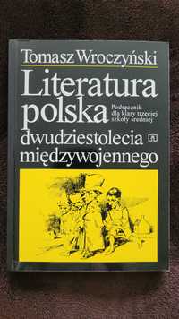 "Literatura polska dwudziestolecia międzywojennego", Tomasz Wroczyński