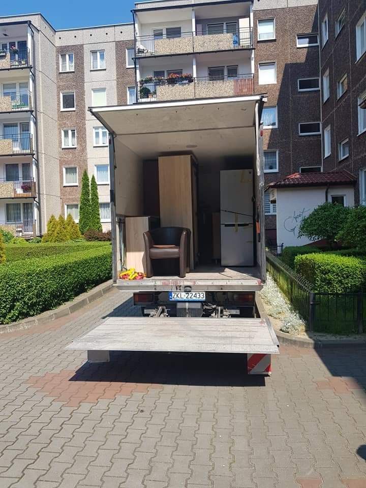 Transport przeprowadzki Auto z windą.