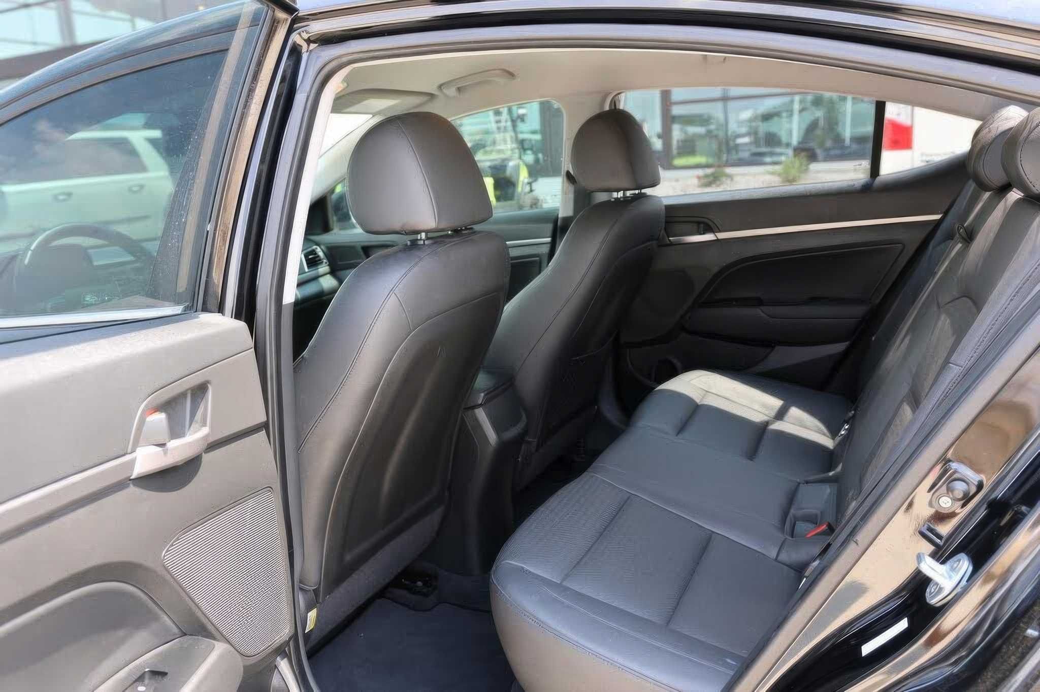 2017  Hyundai Elantra SE