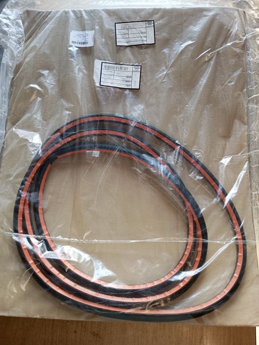 Uszczelka drzwi VW polo N9 okularnik