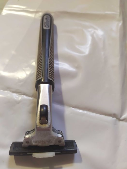 Станок для бритья Gillette  б\у