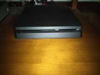 PS4 Slim 1TB + 2 comandos + 2 jogos