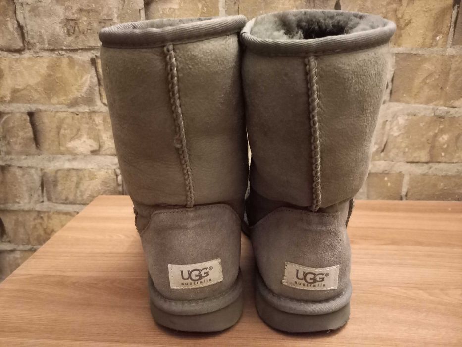 Зимние сапоги на натуральном меху Ugg размер 39.