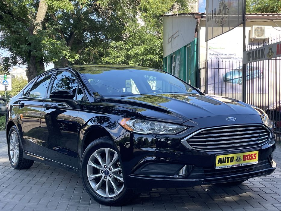 Ford Fusion SE 2017 року випуску