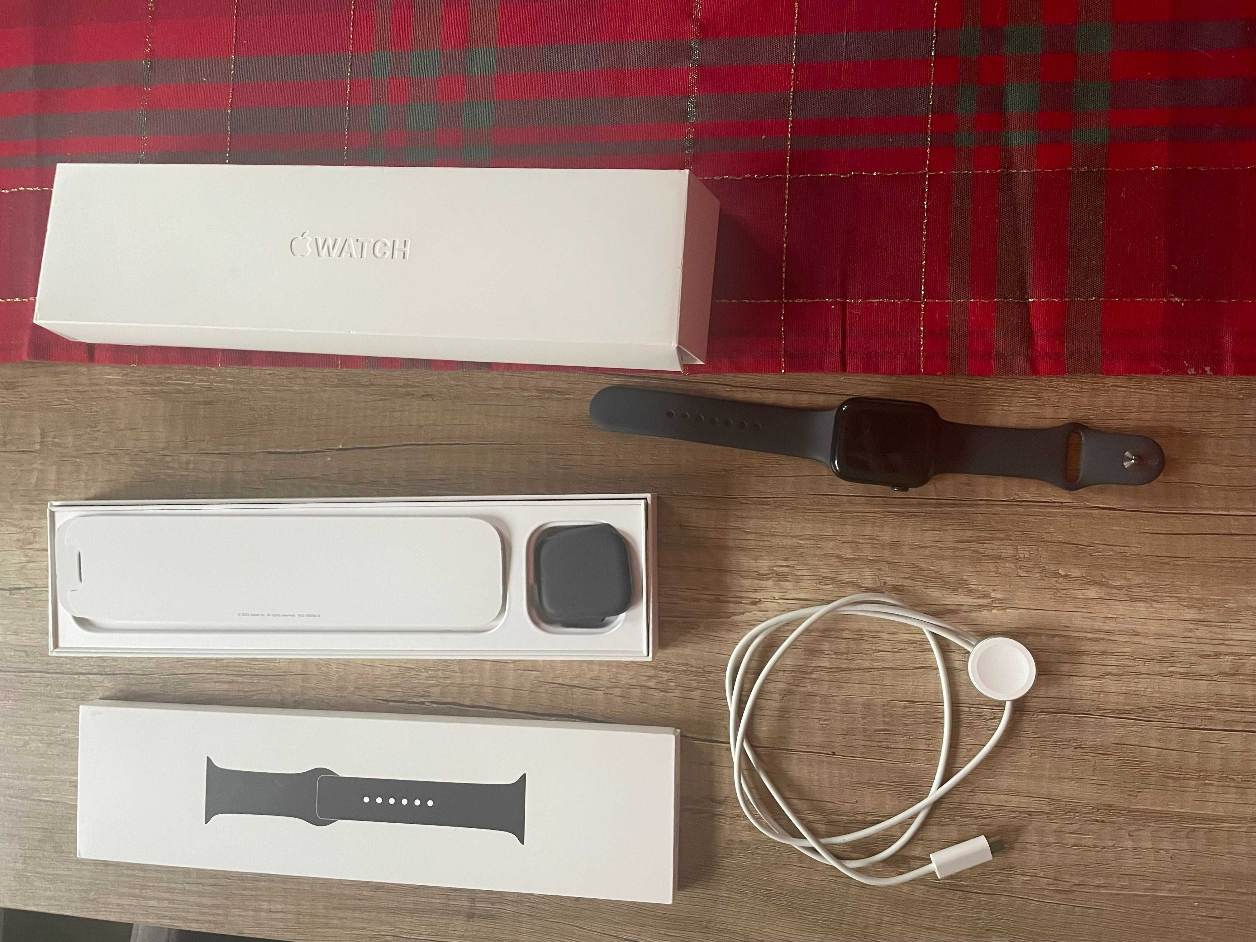 Apple watch series 8 Midnight Aluminium