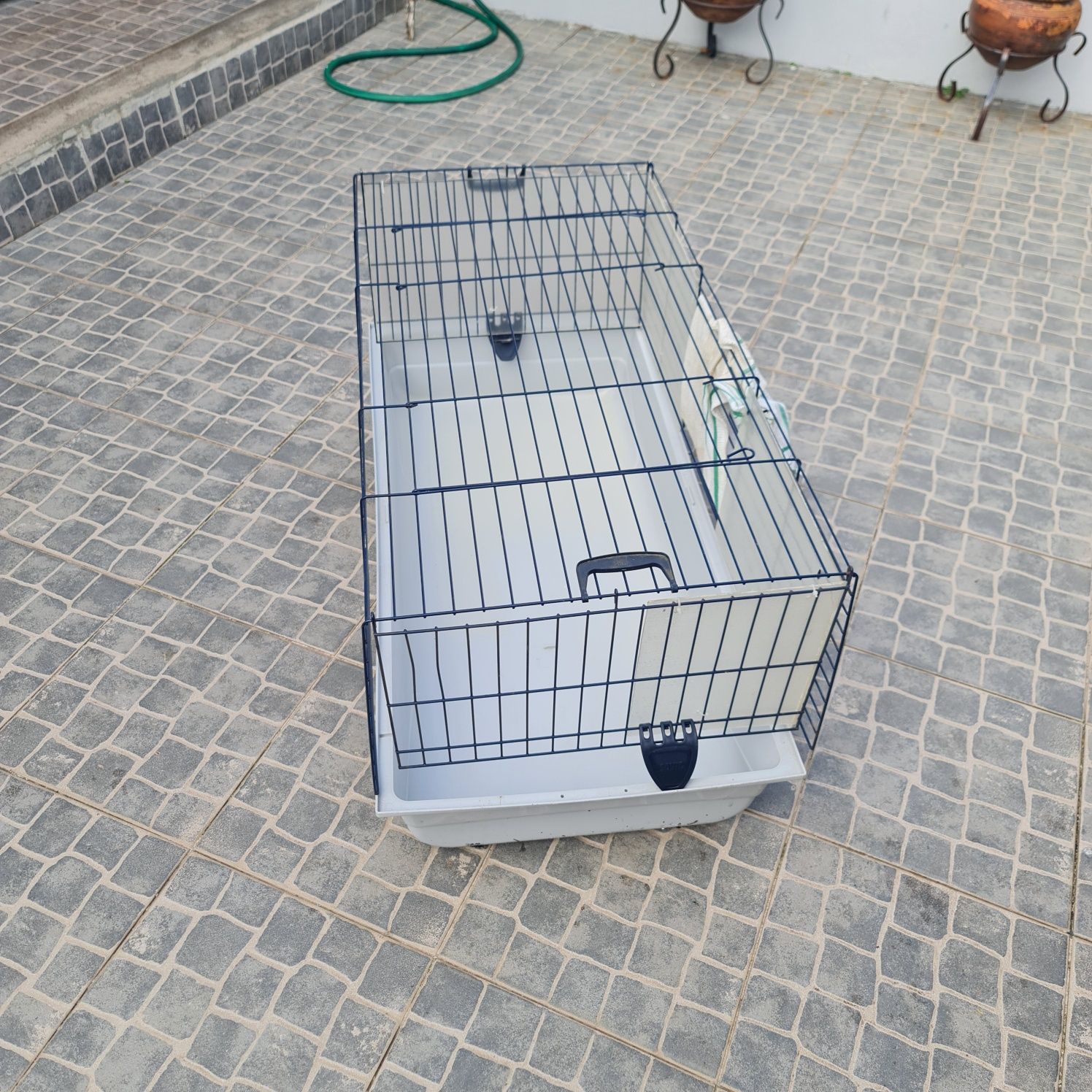 Vendo Gaiola com acessórios para animais de pequeno porte (ex.Coelho)