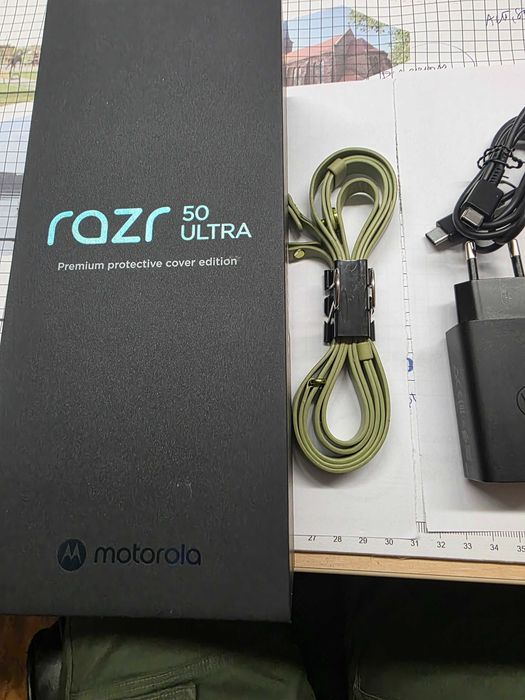 MOTOROLA Razr 50 Ultra