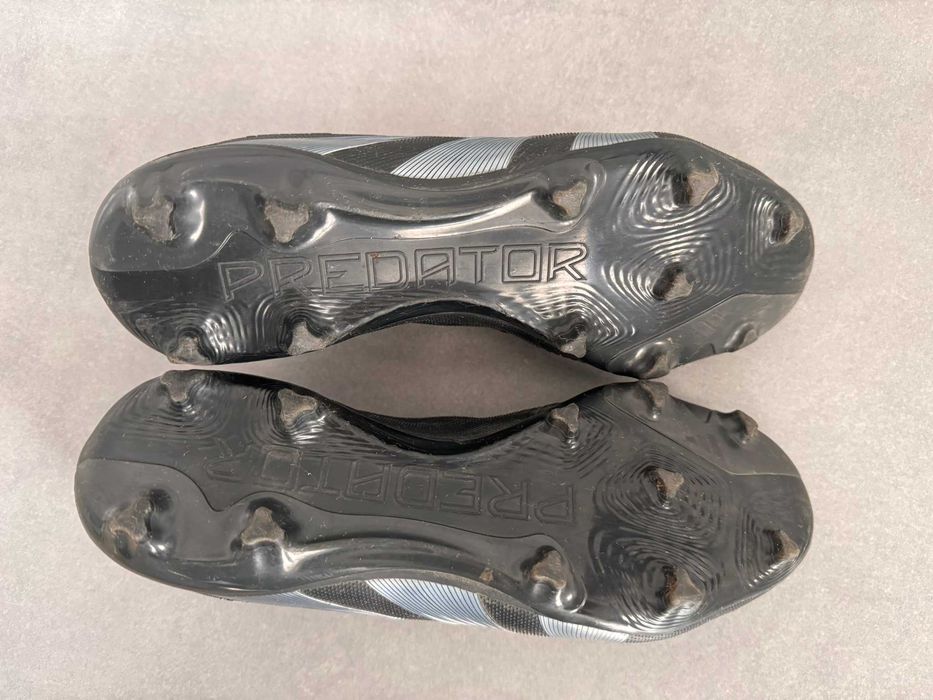 Korki Adidas Predator, rozmiar 41 1/3