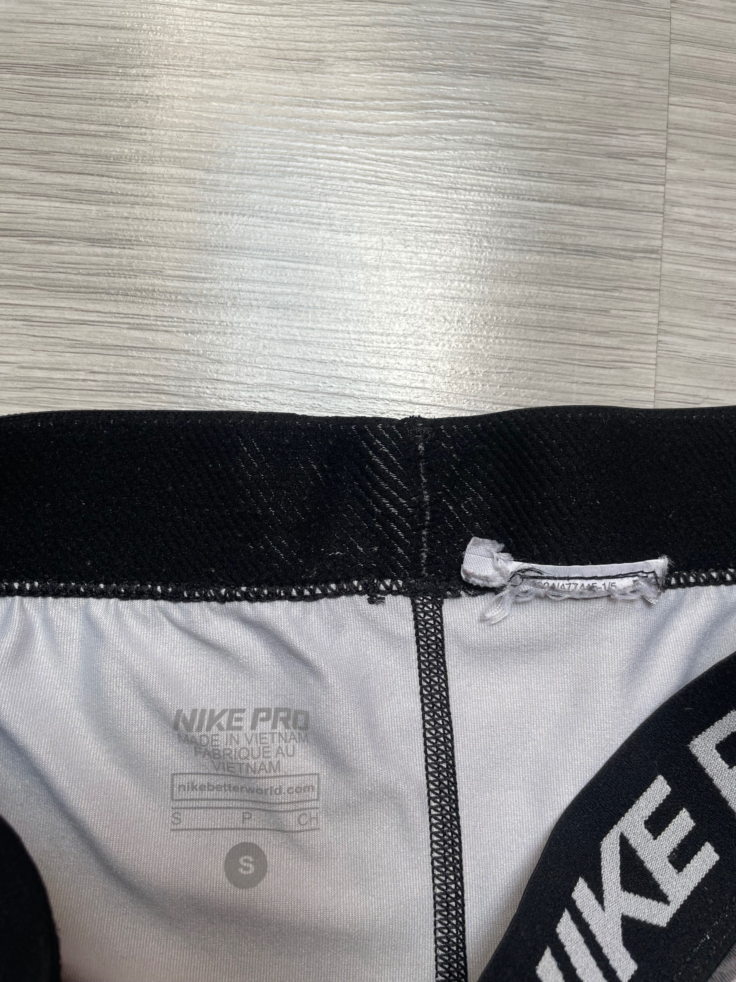 Spodenki szorty Nike Pro rozmiar S jak kąpielówki Zebra czarne