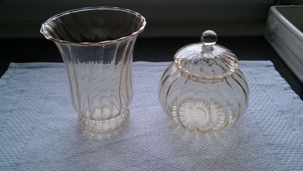 pojemiki szklane wazon, cukiernica miodowe delkiatne szkło, prezent
