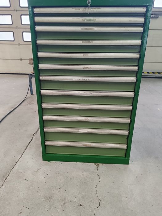 Sprzedam szafki narzędziowe pełen wysów szuflad. 70cmx70cmx110