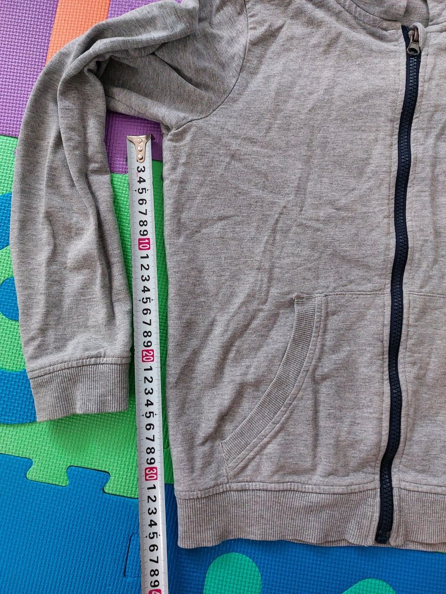 Bluza z kapturem.