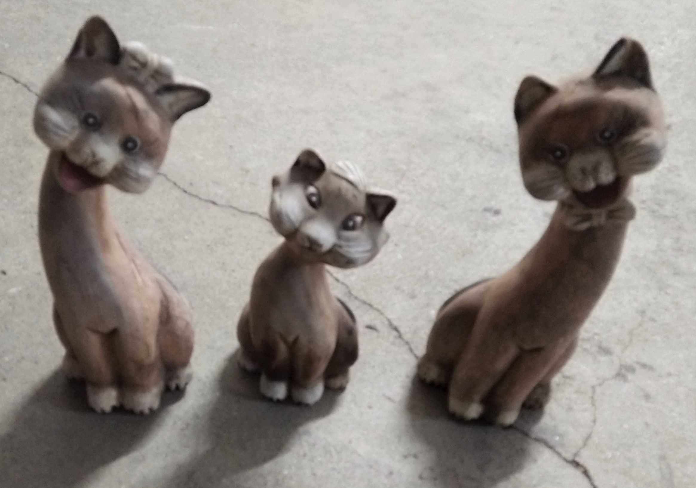 Conjunto de 3 gatos em madeira